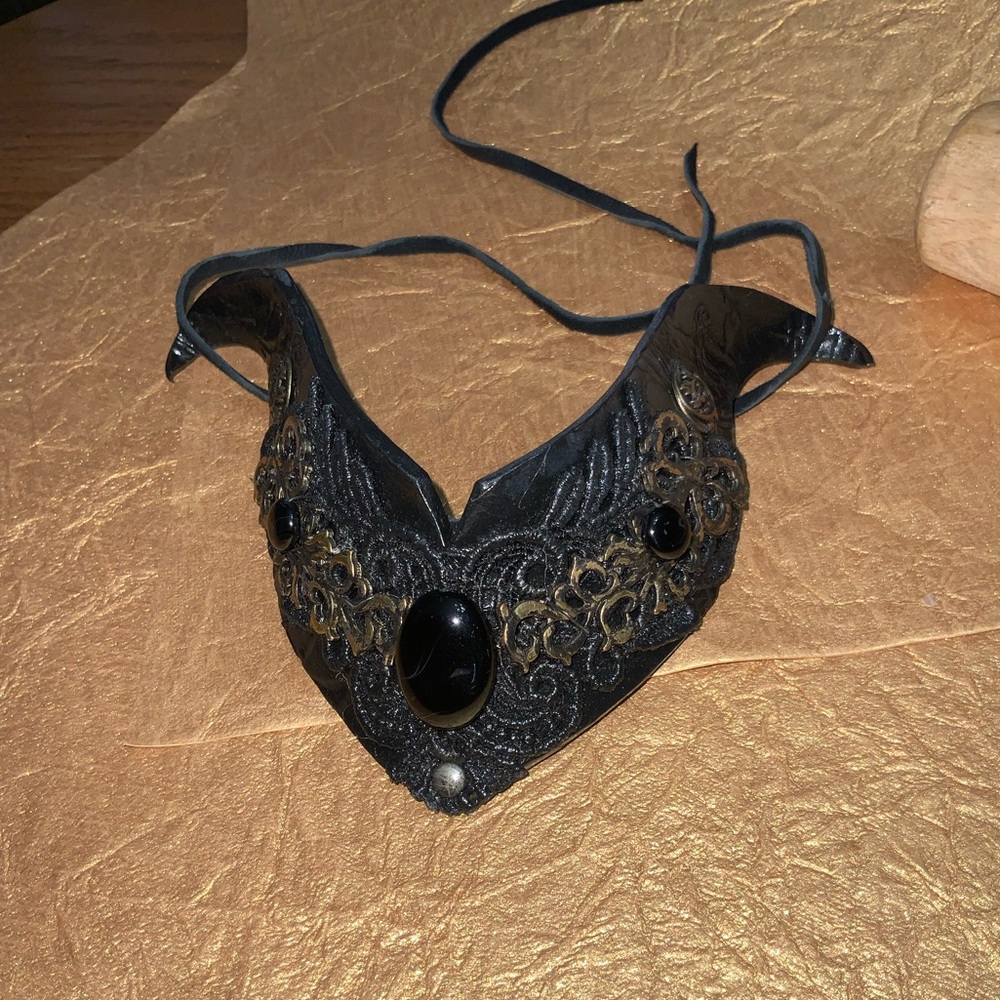 Vintage Black & Gold Embellished Gothic Adjustable Choker - Picture 6 of 15